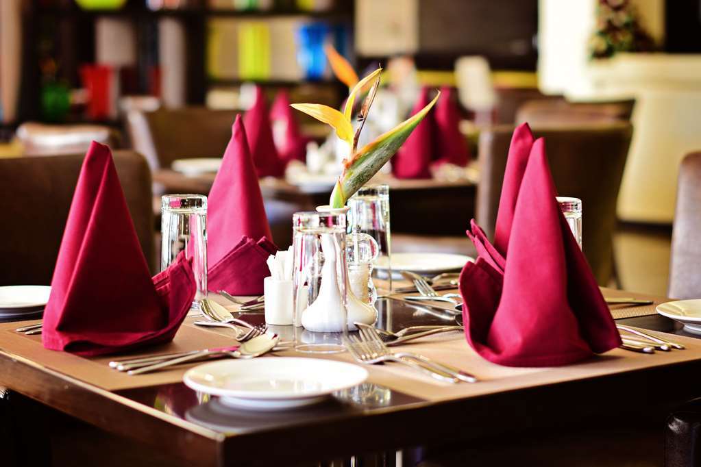 מלון Doubletree By Hilton ניירובי מסעדה תמונה